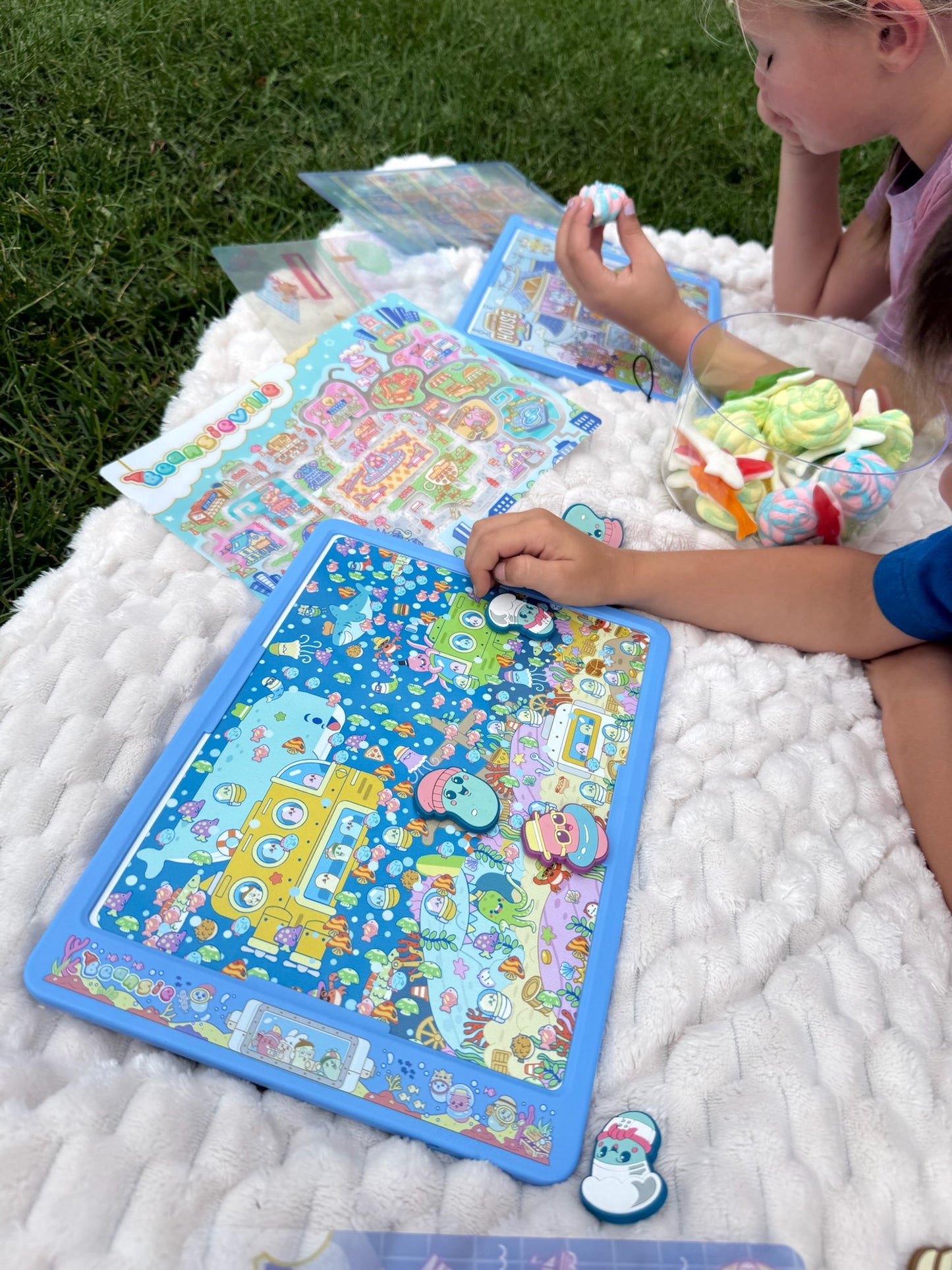 Beansie Busy Board Kit + 4 (Large) Magnets